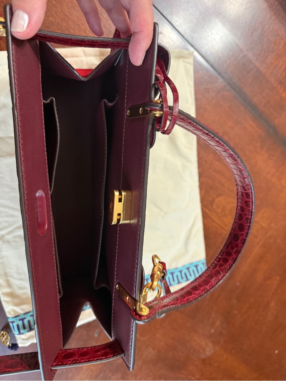 Tory Burch Radziwill Small Leather Croc-Embossed Top Handle Bag in Deep Burgundy - Picture 4 of 6